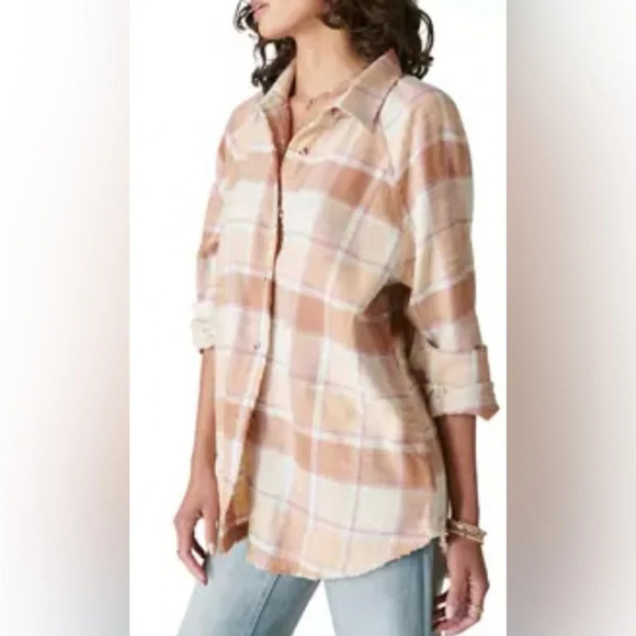 Like New Lucky Brands Women's Oversized Distressed Button-Down Top - Picture 2 of 4